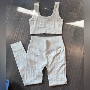 JoyLab Women’s Seamless Cable Knit Leggings and Top Set - Size Small